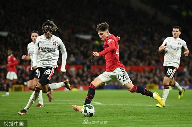 也为球迷呈 也为球迷呈